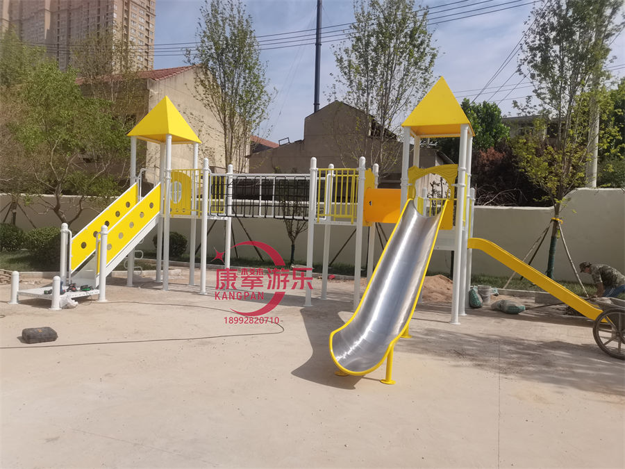 陜西咸陽小區(qū)兒童不銹鋼滑梯案例