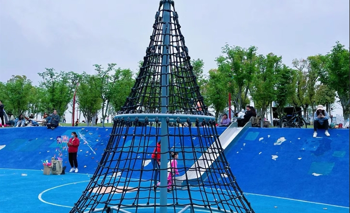 戶(hù)外大型攀爬架爬網(wǎng)定制