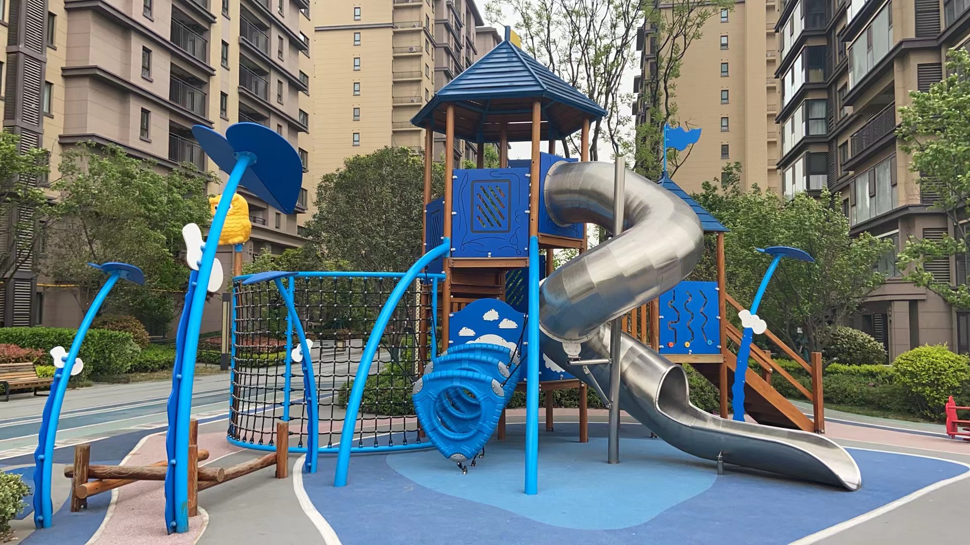 小區(qū)木質(zhì)兒童非標(biāo)不銹鋼