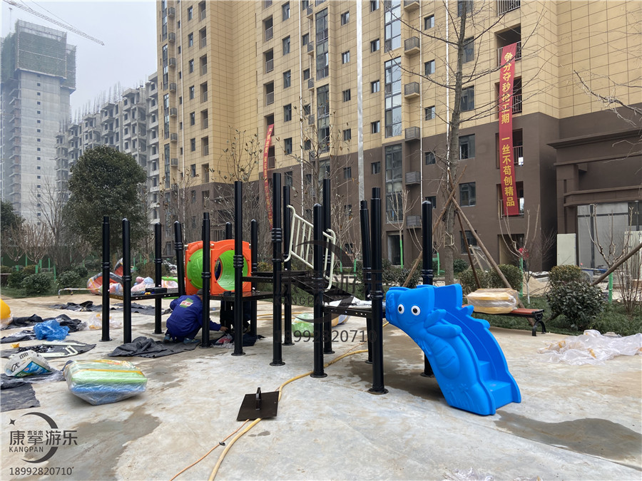 兒童游樂(lè)設(shè)施