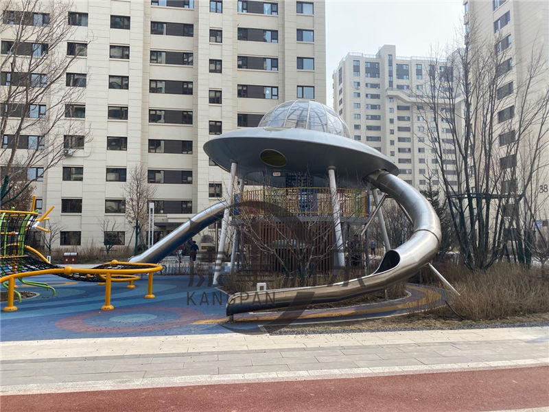 非標(biāo)不銹鋼飛碟滑梯 非標(biāo)不銹鋼飛碟滑梯