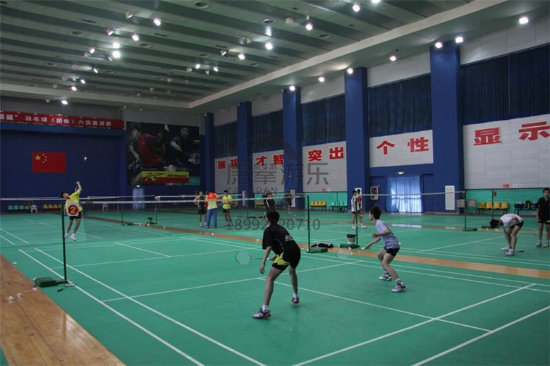 硅PU網(wǎng)球場(chǎng)