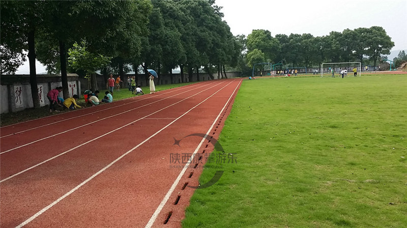 公路人行道復(fù)合型塑膠跑道 公路人行道復(fù)合型塑膠跑道