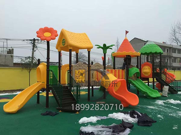 戶外滑梯設(shè)備 戶外滑梯設(shè)備