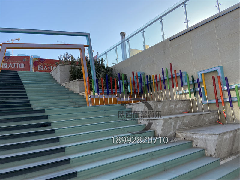 西安丈八路立豐城市生活廣場敲擊音樂的案例