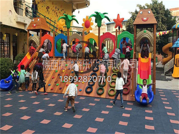 木質(zhì)滑梯 木質(zhì)滑梯