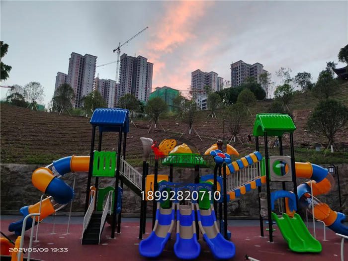 戶外組合滑梯設(shè)備