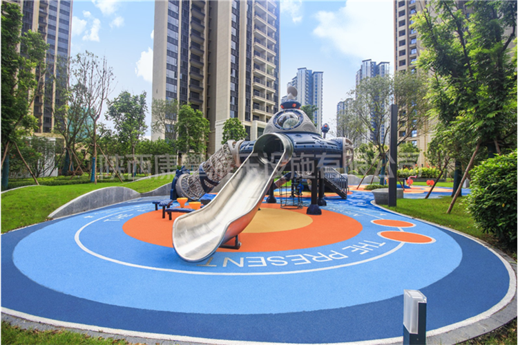 兒童游樂(lè)設(shè)施