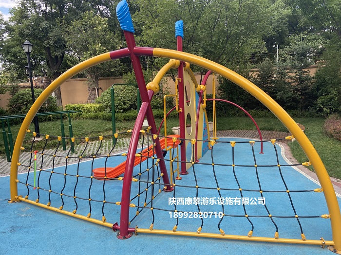 戶外游樂(lè)設(shè)施