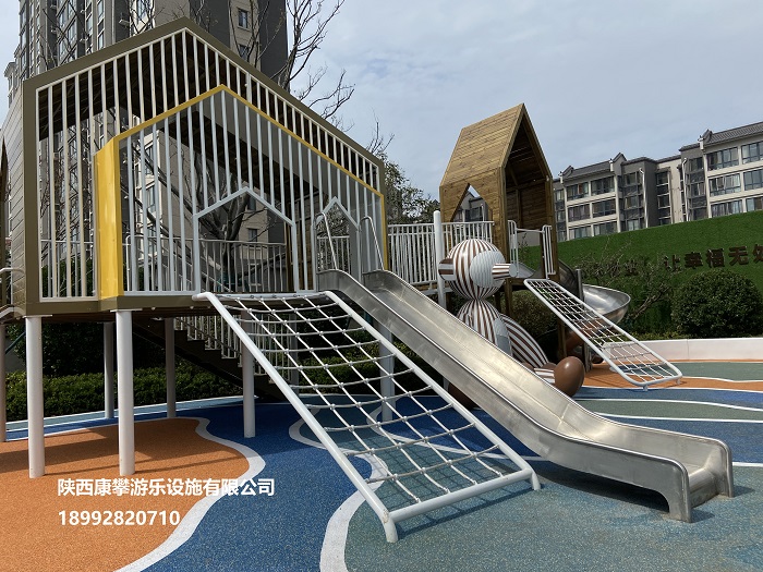 戶外木制游樂設(shè)備