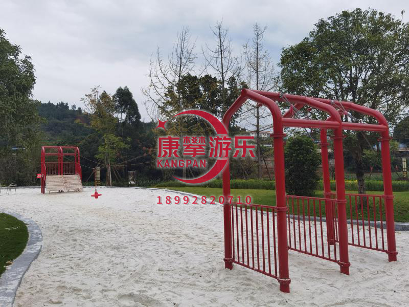 兒童戶外滑索實物圖