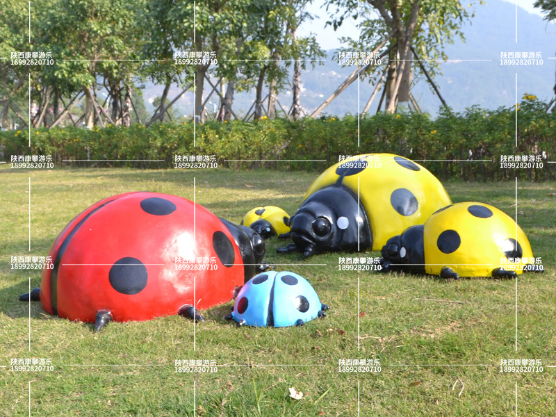 兒童無(wú)動(dòng)力游樂(lè)設(shè)施玻璃鋼小品