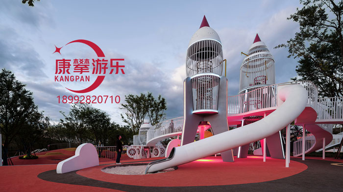 戶外兒童游樂場(chǎng)