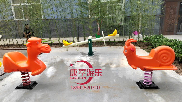 戶(hù)外兒童搖搖馬
