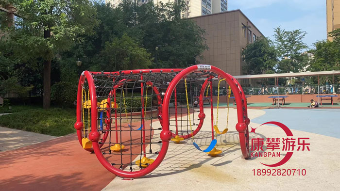 小區(qū)攀爬網(wǎng)設施