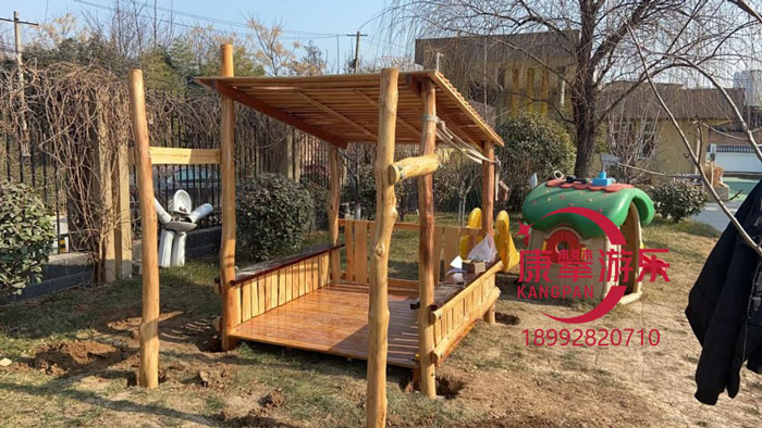 社區(qū)木質(zhì)設(shè)備