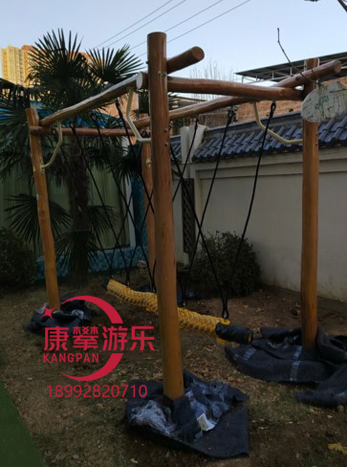 幼兒園戶外木質(zhì)設(shè)施