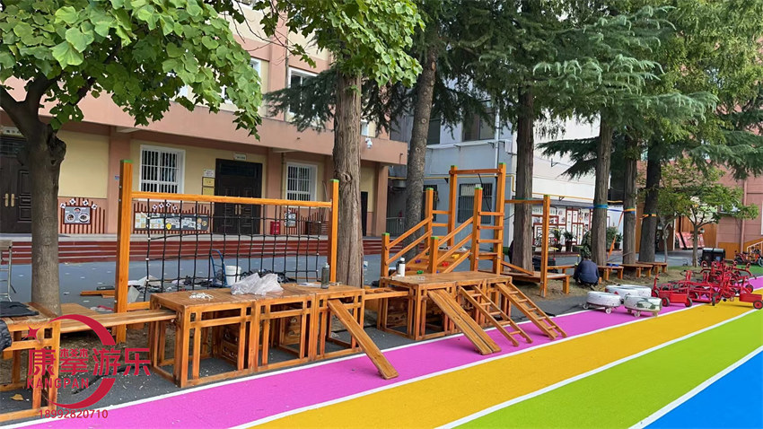 西安鄠邑區(qū)幼兒園木質游樂拓展安裝過程 西安鄠邑區(qū)幼兒園木質游樂拓展安裝過程