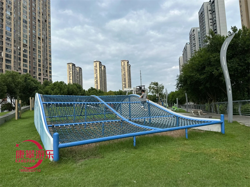 兒童游樂(lè)設(shè)施爬網(wǎng)