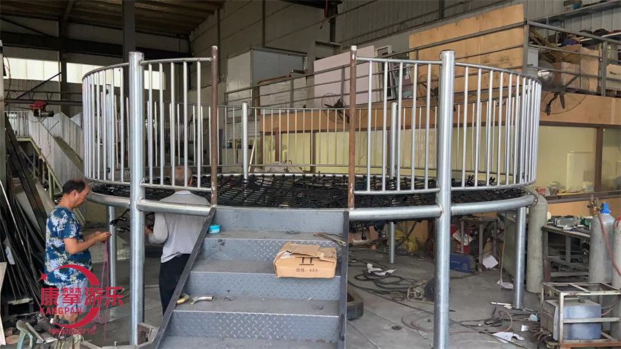 蹦床生產現(xiàn)場